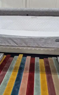 تخت کنار مادر