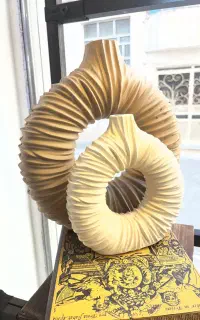 گلدان مجسمه