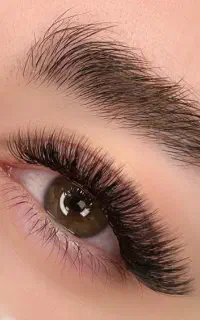 کاشت و اکستنشن مژه