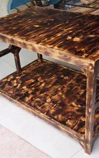میز چوبی کاملا سالم در حد نو