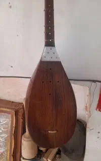 دوتار قدیمی