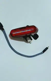 چراغ عقب دوچرخه پلیسی