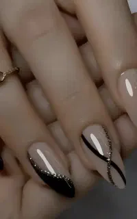 آموزش کاشت ناخن فقط ۴ میلیون تومان