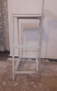 چهار پایه فلزی سالم