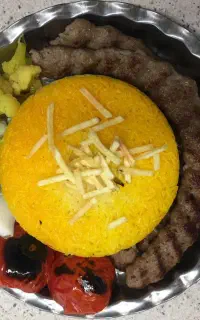 تهیه وطبخ غذای مجالس و پرسنلی