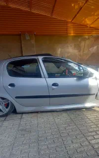 پژو  تصادفی