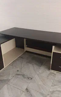 یک عدد میز ال بفروش میرسد