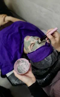 تخفیف ویژه( آخر فصلِ)فشیال و پاکسازی تخصصی پوست