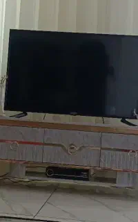 میز تی وی کاملا سالم نو بدون خط و شکستگی