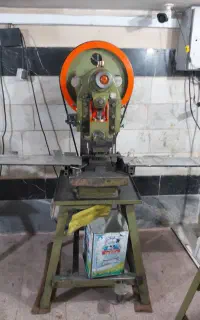 تعدادی پرس فروشی
