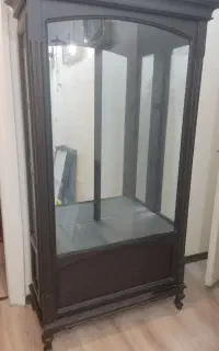بوفه با شیشه