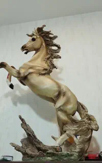 مجسمه اسب