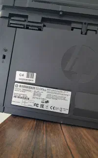 یک دستگاه پرینتر ۴ کاره hp