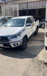 هایلوکس عمانی چهار سیلندر صفر
