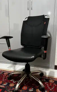 صندلی چرخدار برند نیلپر nilper پایه فولادی