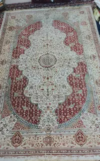 فرش شش متری ، در حد نو ، تمیز ، سالم ، شسته شده