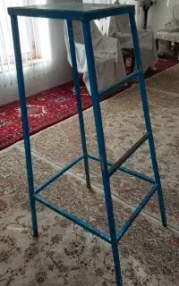 چهارپایه فلزی