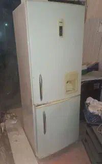 یخچال ۲ عدد و تلویزیون و گاز رو میزی