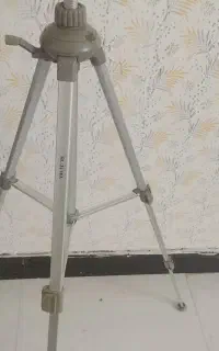 سه پایه دوربین