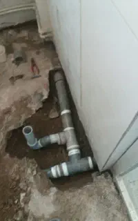 تاسیسات خدمات‌ساختمانی‌رفع‌نم‌لوله‌بازکنی