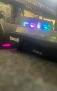 کیبورد و اسپیکر رو میزی