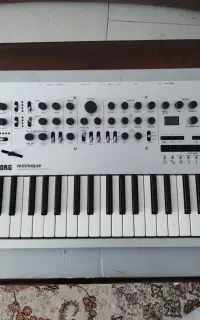سینتی سایزر کرگ Korg Minilogue