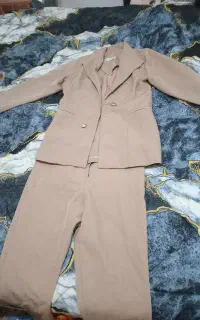 لباس و وسایل کاملا درحد حد نو