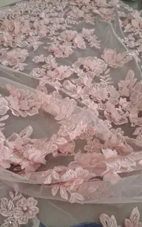 پارچه گیپور کار شده با مروارید با آستر ساتن
