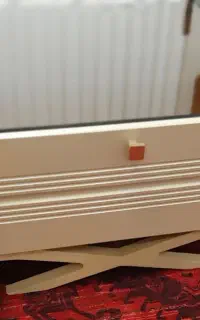 میز جلو مبلی رنگ بژ و MDF طرح چوب گردو