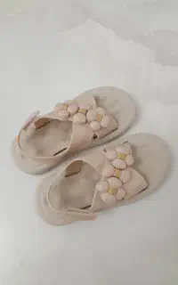 صندل دخترانه نو