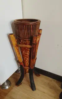 جاگلدانی وگلش چوبی