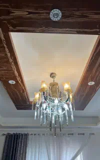 لوستر شیک ۱۰ شعله به همراه لاله ‌و کریستال