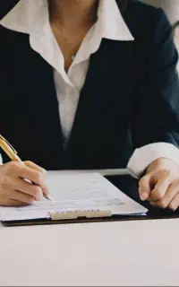وکیل و مشاور حقوقی