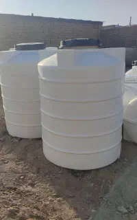 منبع آب و تانکر آب
