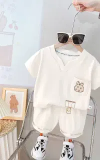 پوشاک بچه گانه