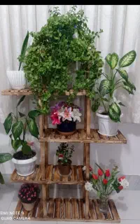 استند گلدان چوبی بسیار شیک