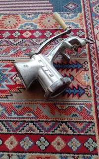 فروش چرخ گوشت دستی قدیمی