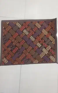 یک عدد پادری ویک عدد داخل راهرو