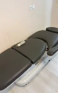 تخت ماساژ و پاکسازی+میز کاربردی+چراغ پاکسازی