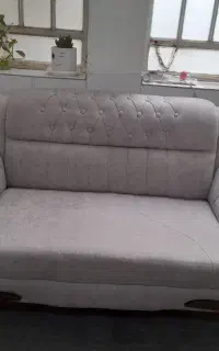 مبل و پشتی