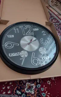 ساعت دیواری بزرگ‌