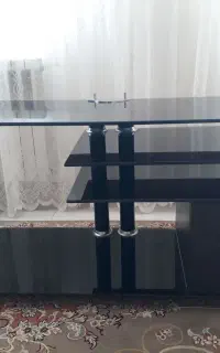 میزتلویزیون شیشه ای