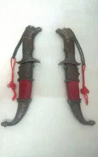 دوتا چاقو