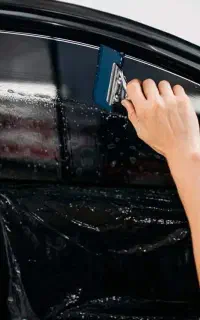 نصب شیشه دودی حرفه ای با ضمانت