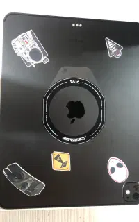 ایپد پرو۱۳ ام۴ با لوازم گیمینگ