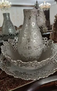 کاسه وبشقاب وگلدان هر سه یکجا بفروش میرسه