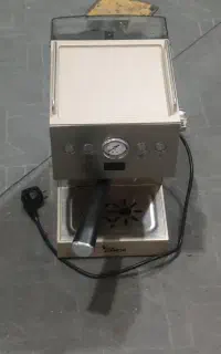 تعمیر و سرویس انواع قهوه ساز خانگی و صنعتی