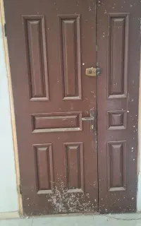 درب ورودی با چارچوب اهنی