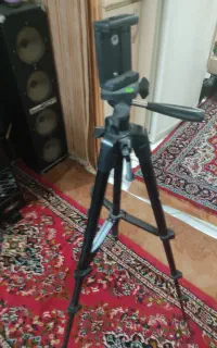 سه پایه فیلم برداری.