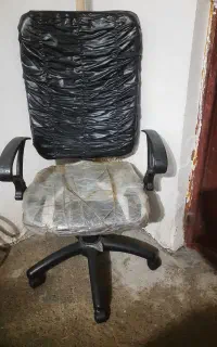 صندلی چرخ داره،جک دار